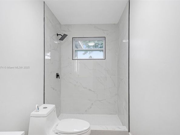 4290 NW 38th Ave, Lauderdale Lakes FL 33309