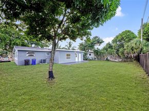 4290 NW 38th Ave, Lauderdale Lakes FL 33309