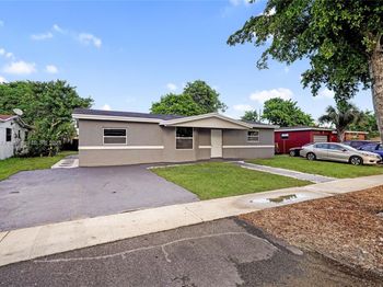 4290 NW 38th Ave