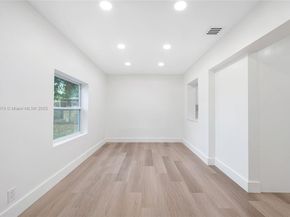 4290 NW 38th Ave, Lauderdale Lakes FL 33309