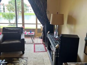 2800 W Sunrise Lakes Dr 104, Sunrise FL 33322