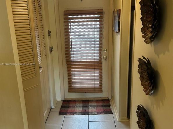 2800 W Sunrise Lakes Dr 104, Sunrise FL 33322