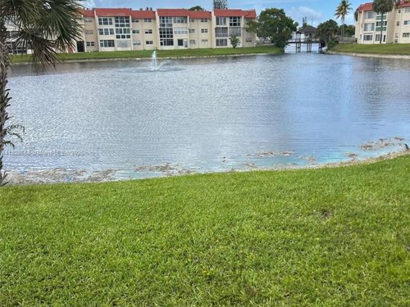 2800 W Sunrise Lakes Dr 104, Sunrise FL 33322