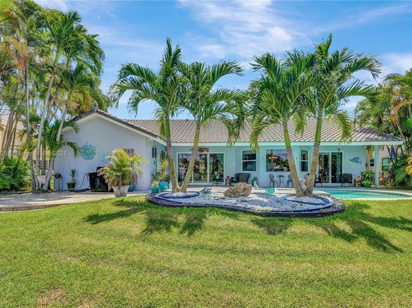 17511 SW 12th St, Pembroke Pines FL 33029