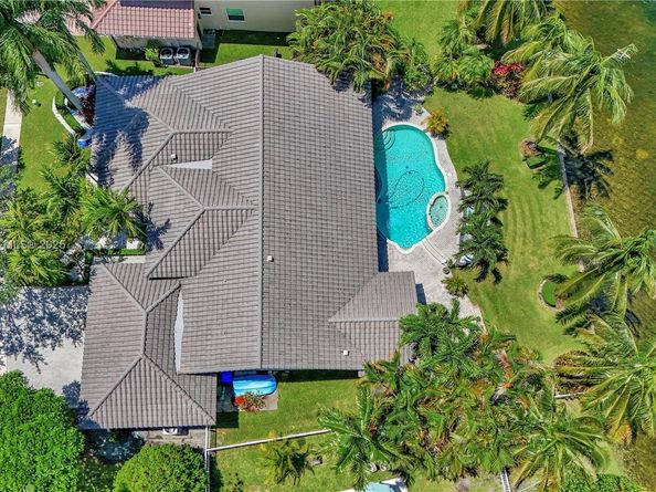 17511 SW 12th St, Pembroke Pines FL 33029