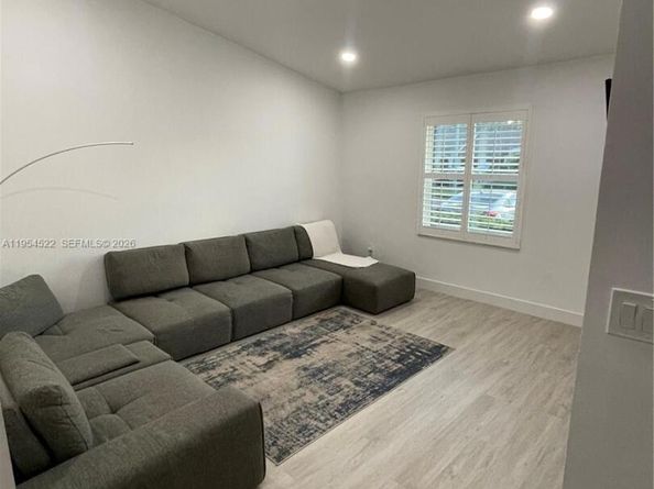 Undisclosed Address #A11954522, Boca Raton FL 33433