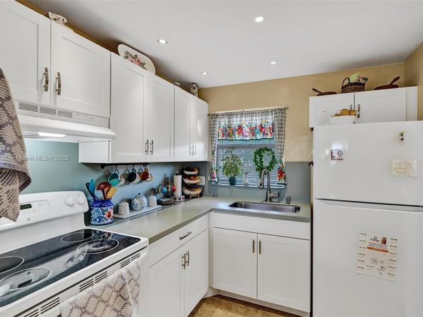 2791 N Pine Island Rd 205, Sunrise FL 33322