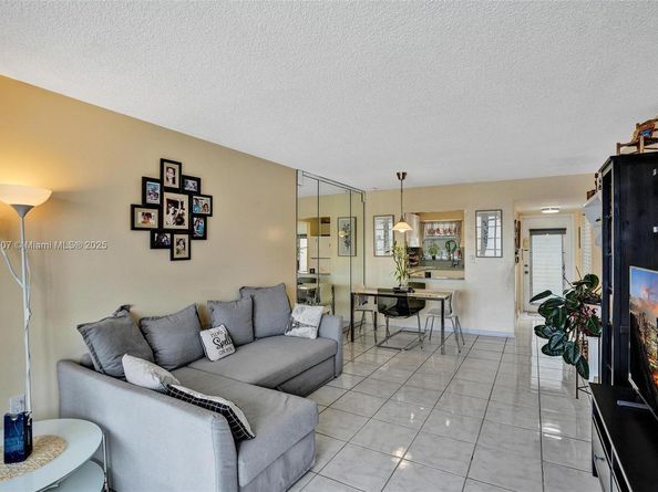 2791 N Pine Island Rd 205, Sunrise FL 33322
