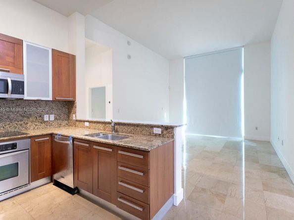 9055 SW 73rd Ct 707, Miami FL 33156