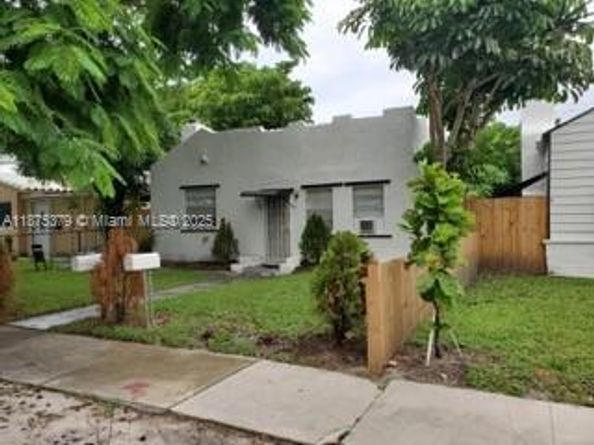 1925-1927 Rodman St, Hollywood FL 33020