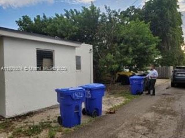 1925-1927 Rodman St, Hollywood FL 33020