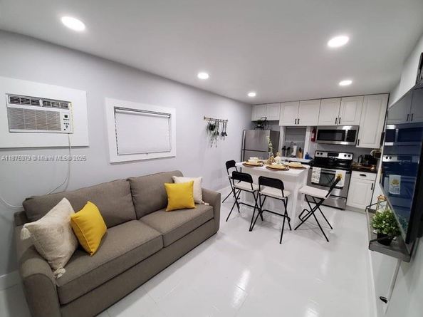1925-1927 Rodman St, Hollywood FL 33020