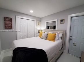 1925-1927 Rodman St, Hollywood FL 33020