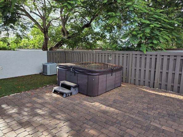 11527 SW 84th Ln, Miami FL 33173