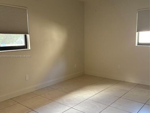 11527 SW 84th Ln, Miami FL 33173