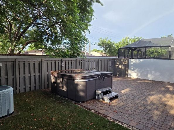 11527 SW 84th Ln, Miami FL 33173