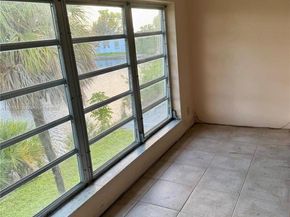 52 NE 204th St 32, Miami Gardens FL 33179