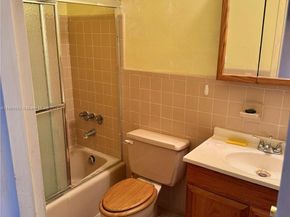 52 NE 204th St 32, Miami Gardens FL 33179