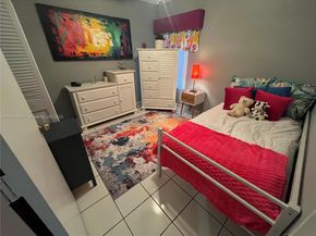 1327 Seagrape Cir, Weston FL 33326