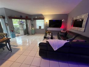 1327 Seagrape Cir, Weston FL 33326