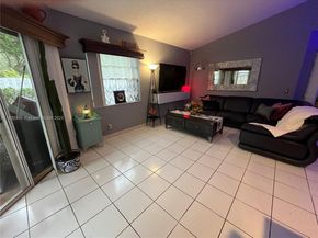 1327 Seagrape Cir, Weston FL 33326