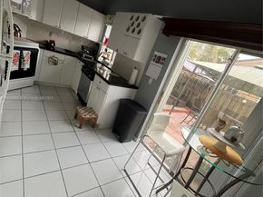 1327 Seagrape Cir, Weston FL 33326