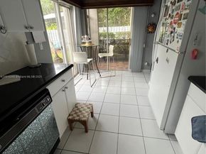 1327 Seagrape Cir, Weston FL 33326