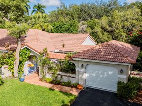 1327 Seagrape Cir, Weston FL 33326