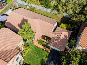 1327 Seagrape Cir, Weston FL 33326