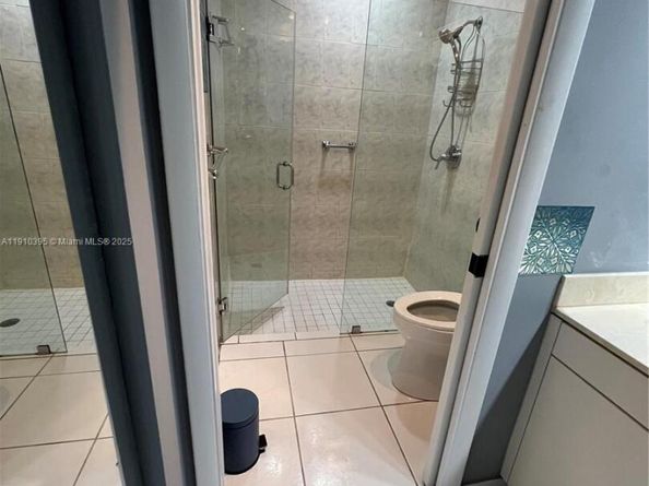 1327 Seagrape Cir, Weston FL 33326