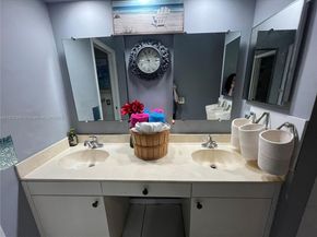 1327 Seagrape Cir, Weston FL 33326