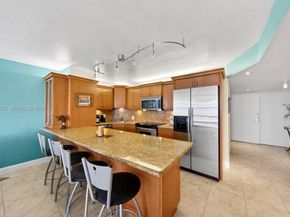 6423 Collins Ave 1204, Miami Beach FL 33141