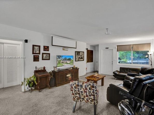 8347 E Dixie Hwy, Miami FL 33138