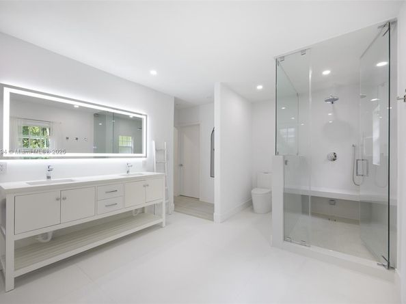 3951 Park Dr, Coconut Grove FL 33133