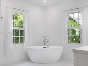 3951 Park Dr, Coconut Grove FL 33133