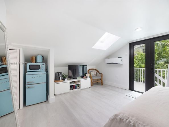 3951 Park Dr, Coconut Grove FL 33133