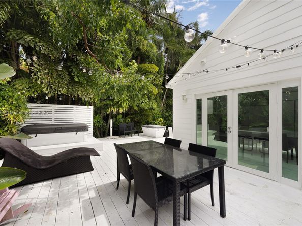 3951 Park Dr, Coconut Grove FL 33133