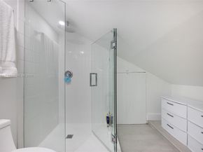 3951 Park Dr, Coconut Grove FL 33133