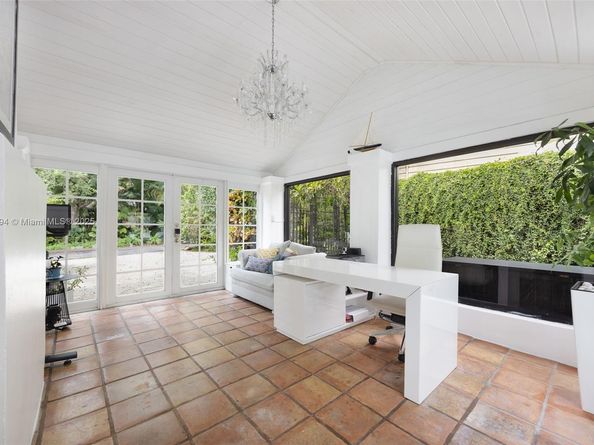 3951 Park Dr, Coconut Grove FL 33133