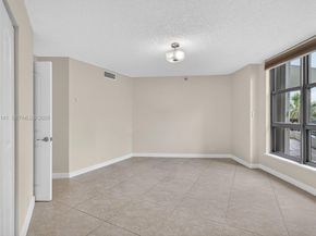 3500 Mystic Pointe Dr 302, Aventura FL 33180