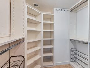 3500 Mystic Pointe Dr 302, Aventura FL 33180