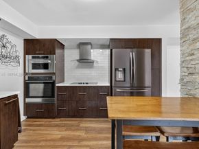 3500 Mystic Pointe Dr 302, Aventura FL 33180
