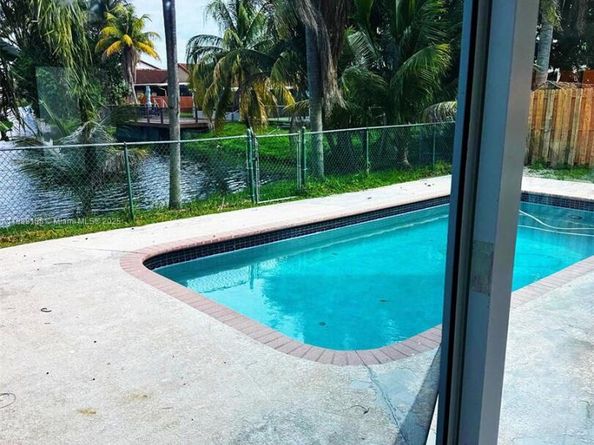5343 NW 184th St, Miami Gardens FL 33055