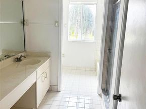 5343 NW 184th St, Miami Gardens FL 33055