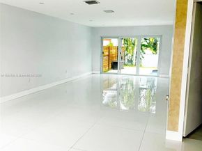 5343 NW 184th St, Miami Gardens FL 33055