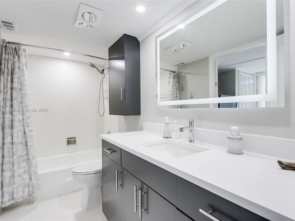 1200 S Ocean Blvd 17F, Boca Raton FL 33432
