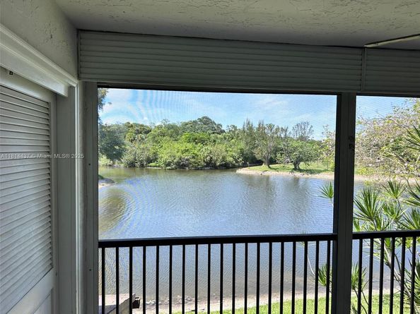 2526 N Carambola Cir N 1821, Coconut Creek FL 33066