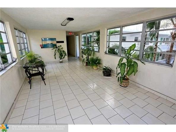410 SE 2nd St 105, Hallandale Beach FL 33009