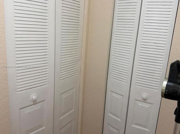 410 SE 2nd St 105, Hallandale Beach FL 33009