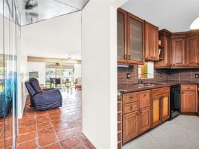 314 SE 10th St 103, Dania Beach FL 33004